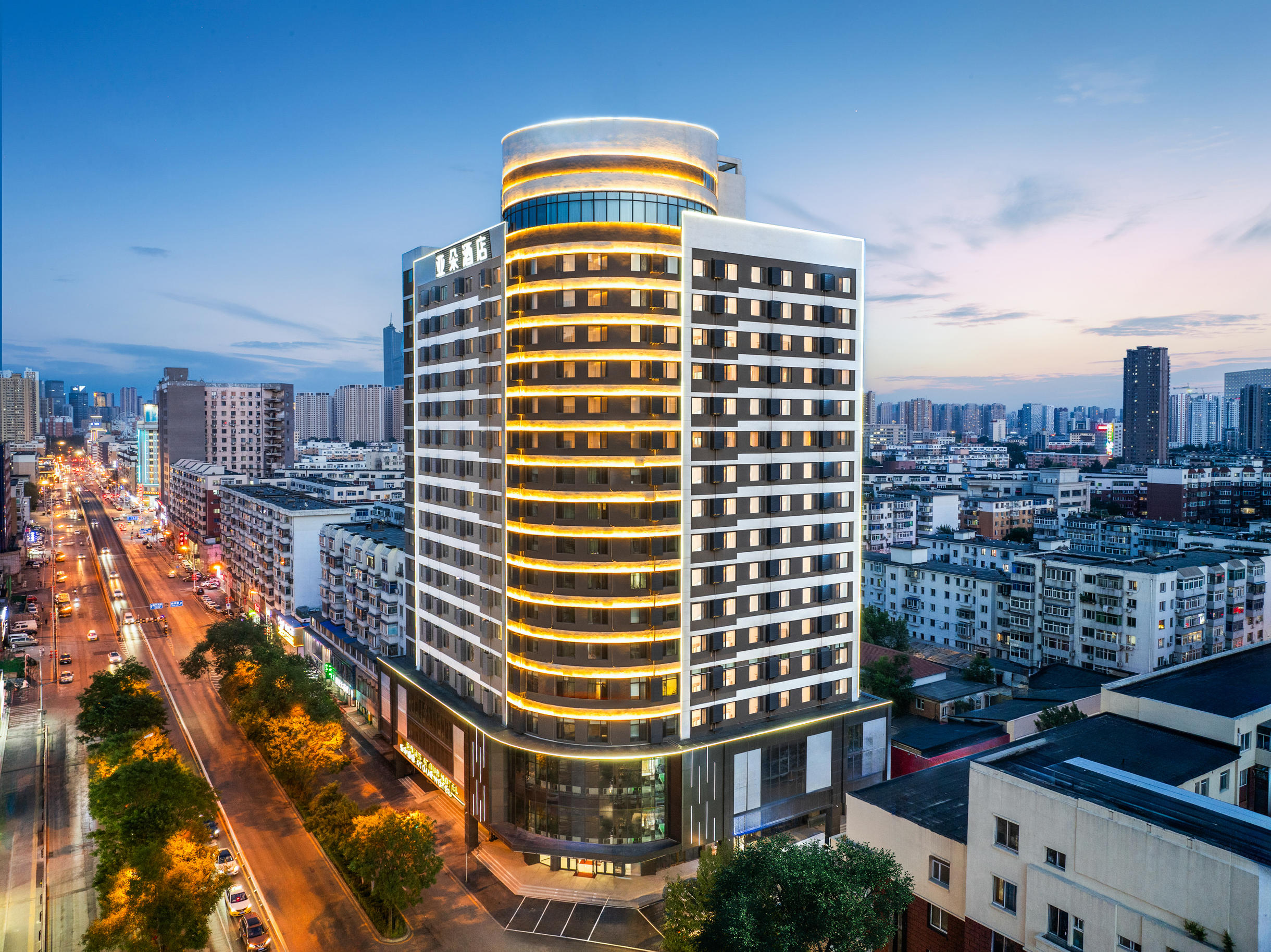 沈阳太原南街和平广场亚朵酒店