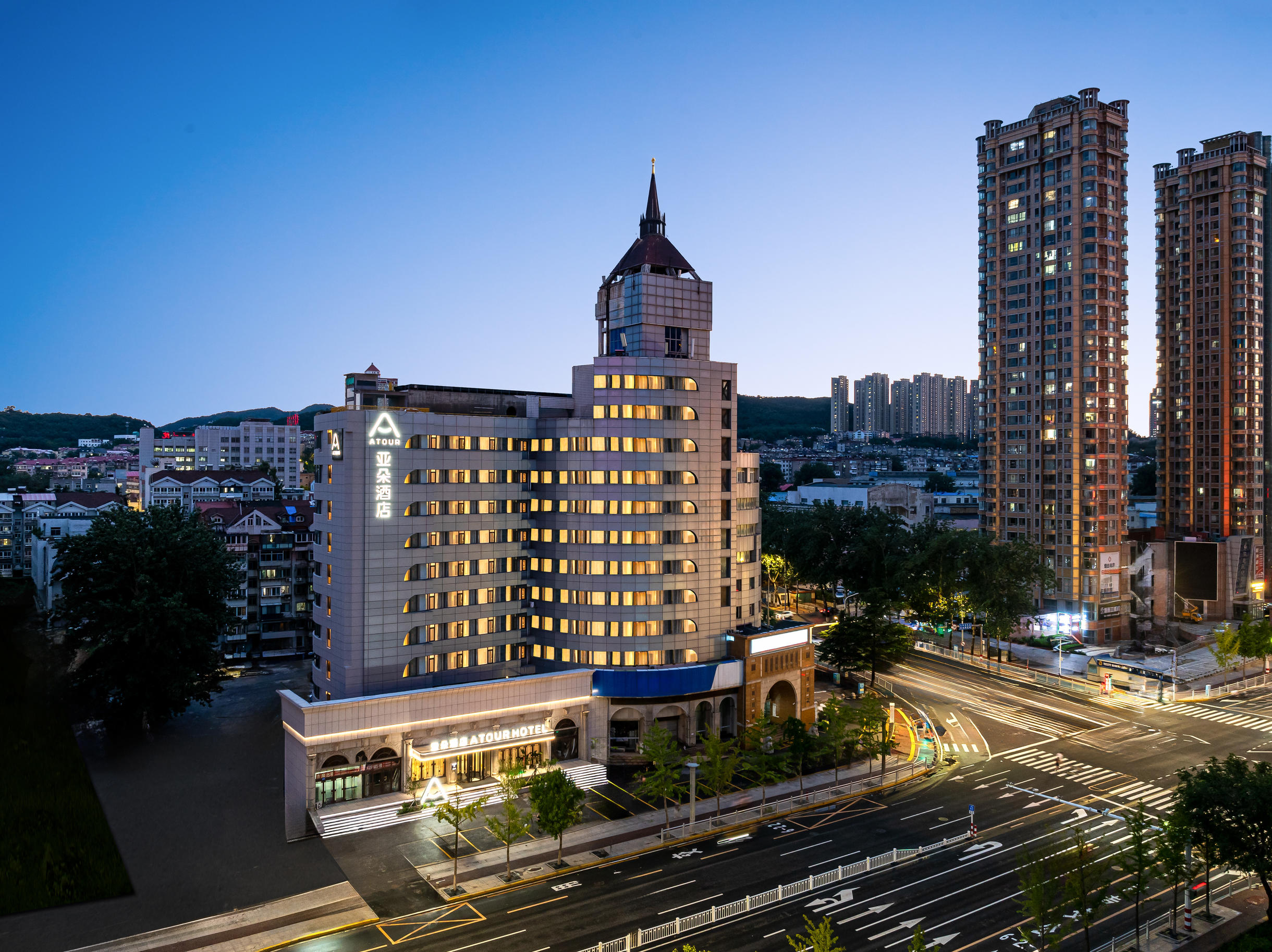 烟台站南大街亚朵酒店
