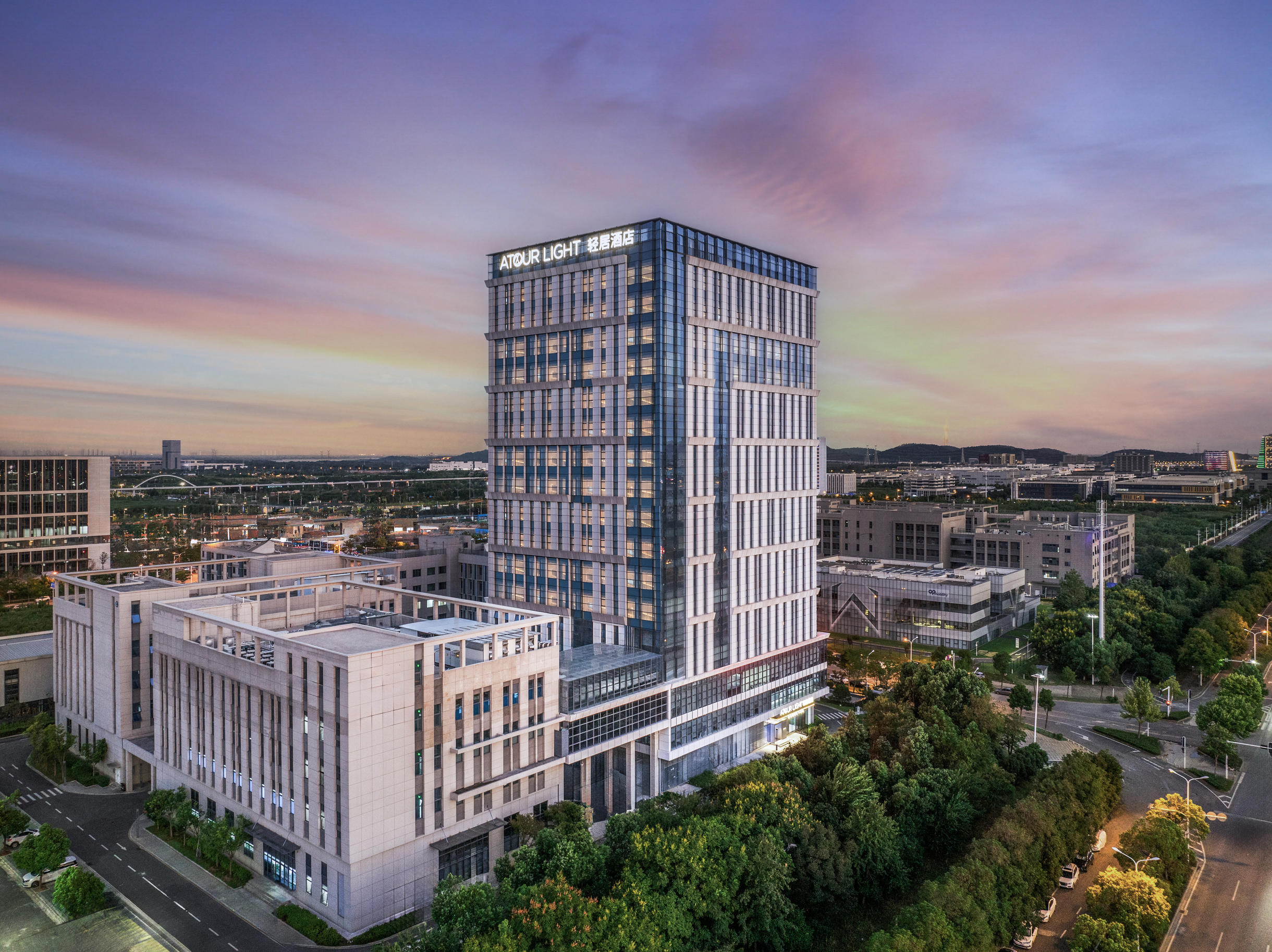 武汉光谷三路小米科技园轻居酒店