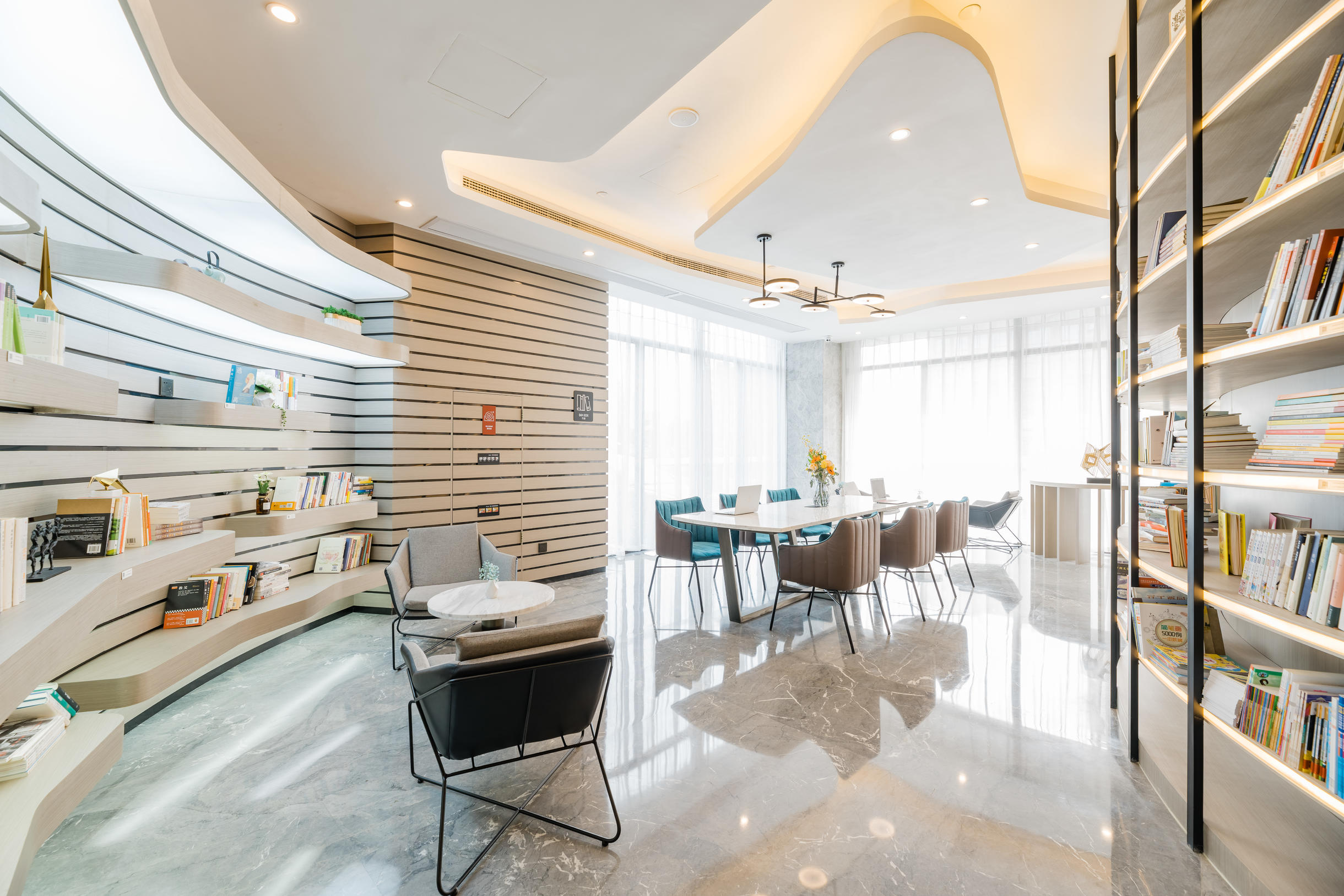 杭州转塘宋城美院亚朵酒店