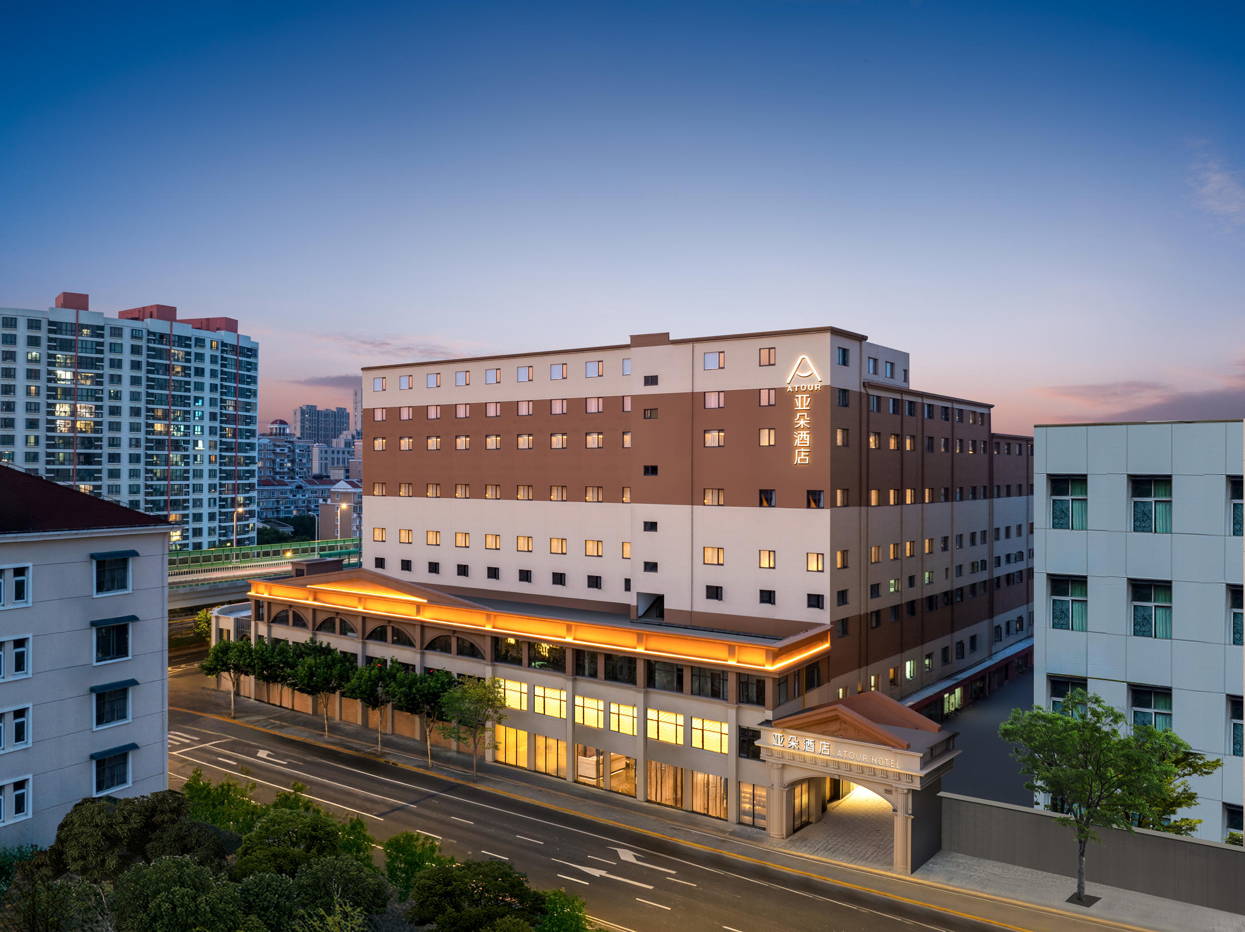 上海静安西藏北路地铁站亚朵酒店