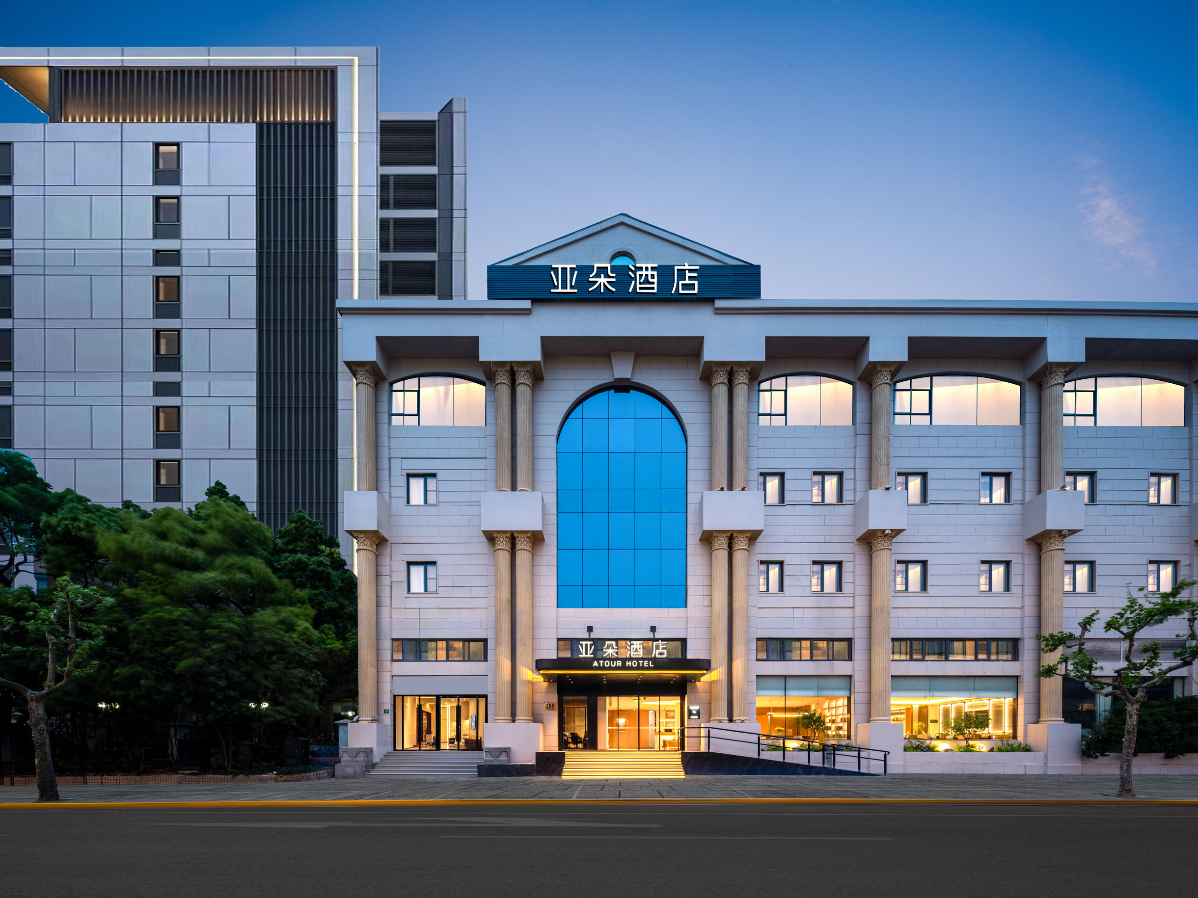 上海打浦桥日月光中心亚朵酒店