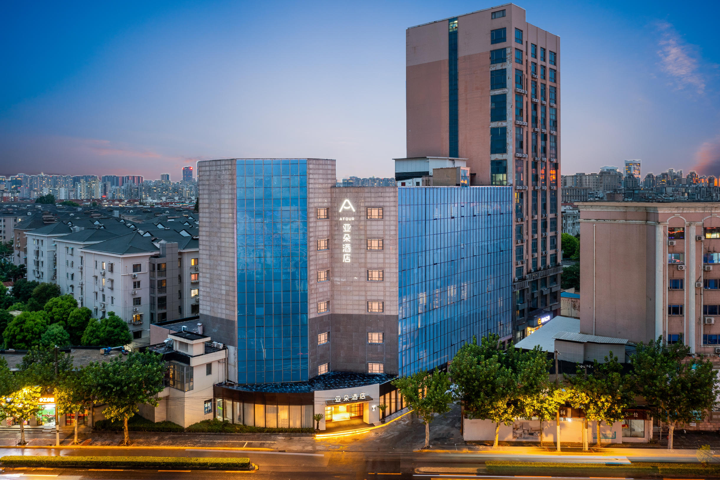 上海静安大融城亚朵酒店