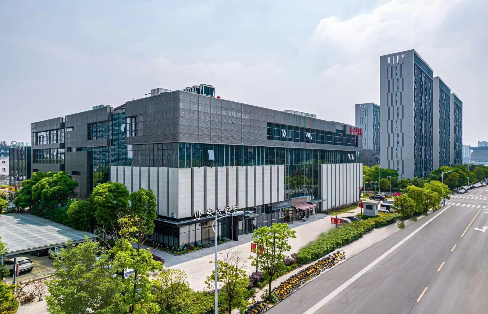 扬州东站李宁体育公园亚朵X酒店