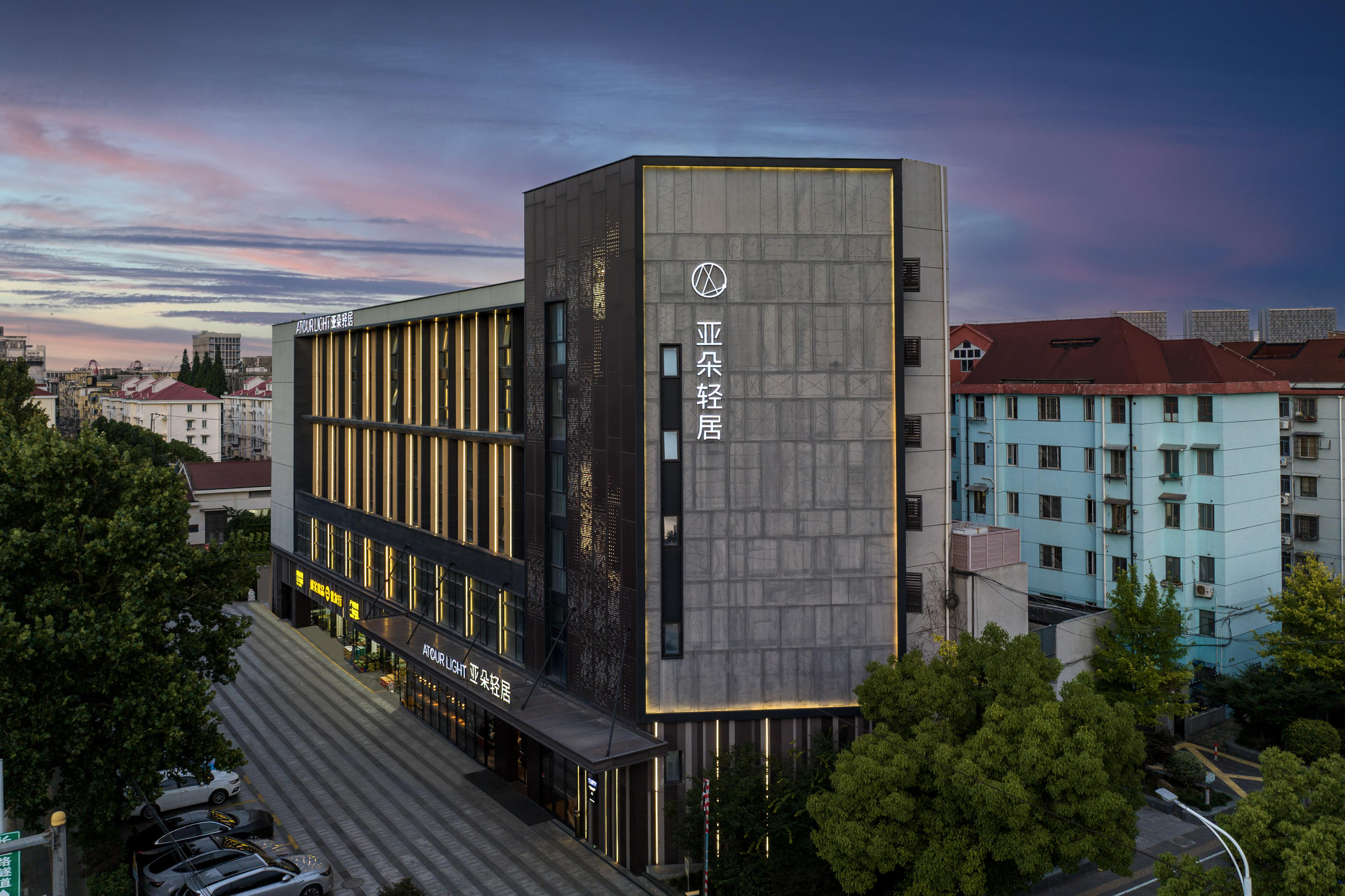 上海宝山长江路亚朵轻居酒店