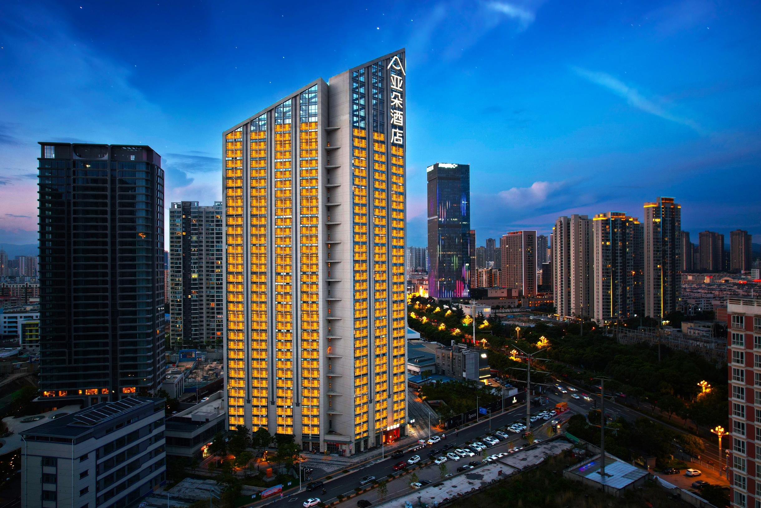 昆明同德广场北京路亚朵酒店