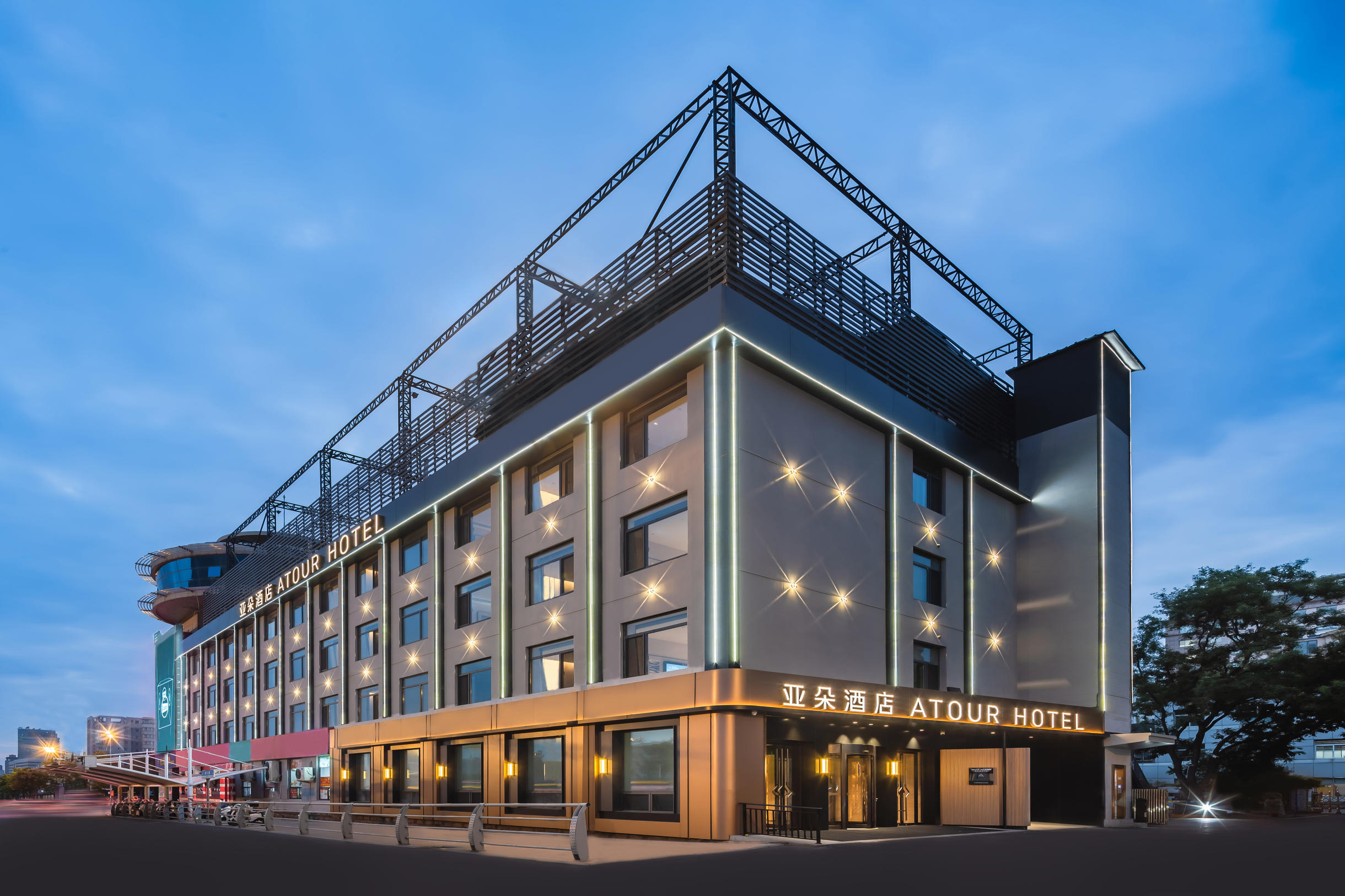 济南千佛山经十路亚朵酒店