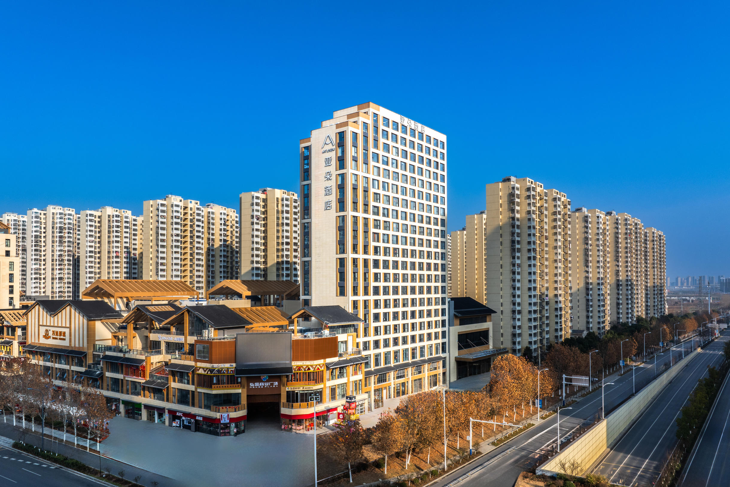 合肥瑶海京商商贸城铜陵北路亚朵酒店