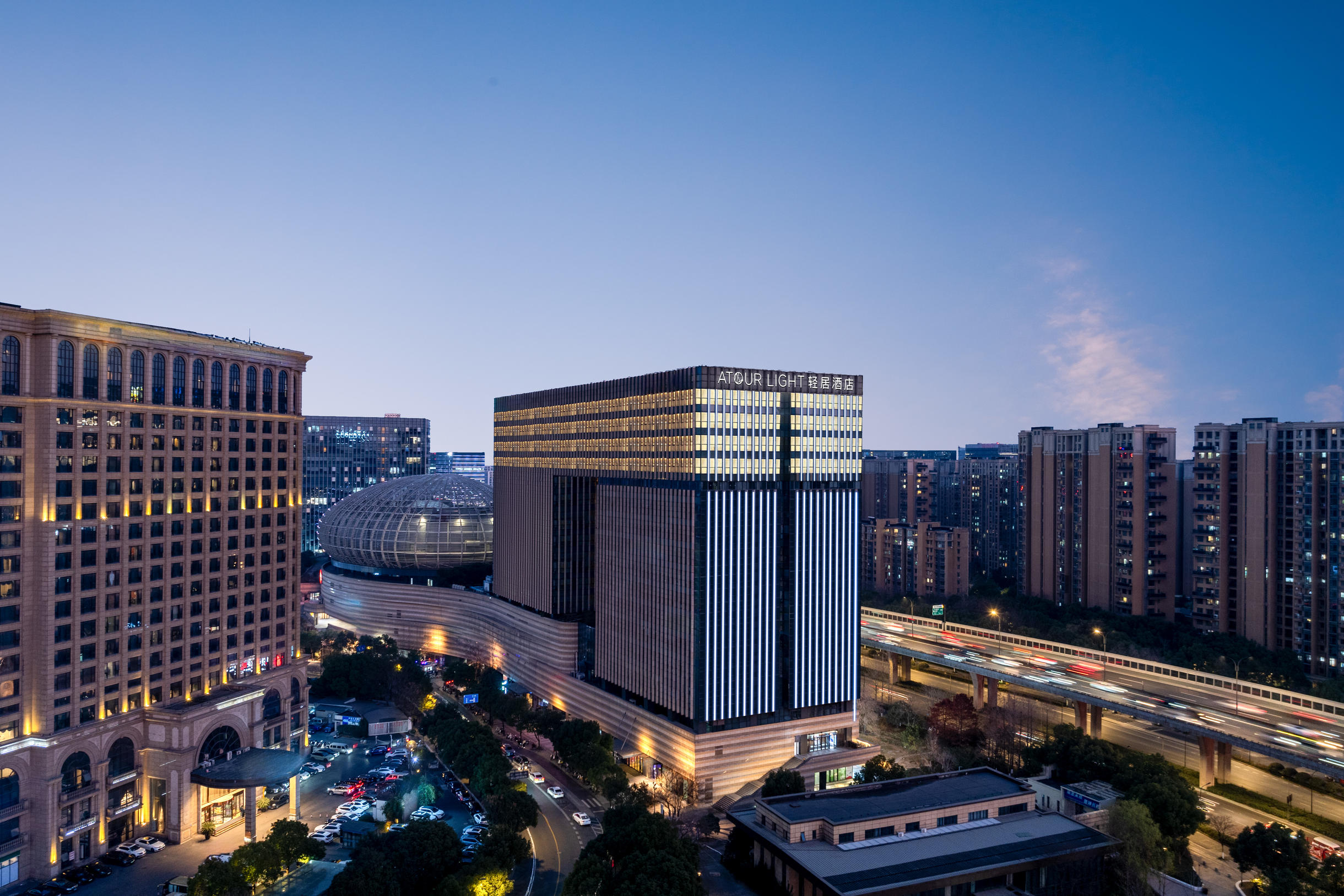 杭州拱墅中大银泰城轻居酒店
