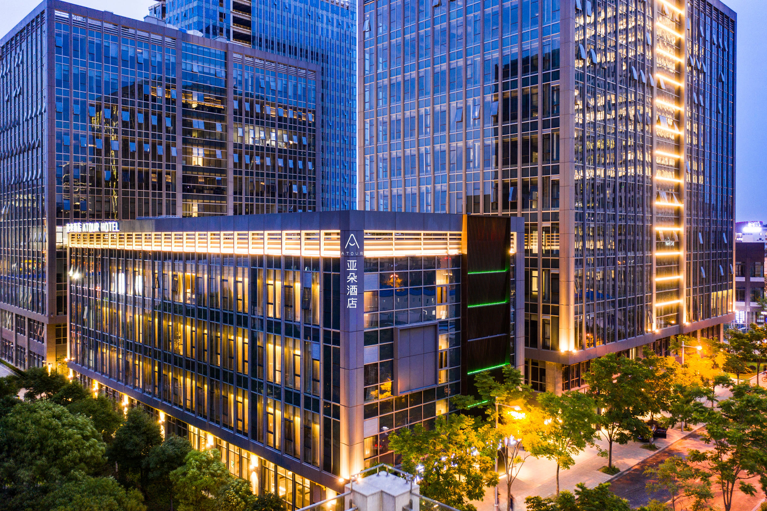 上海五角场大学路亚朵酒店