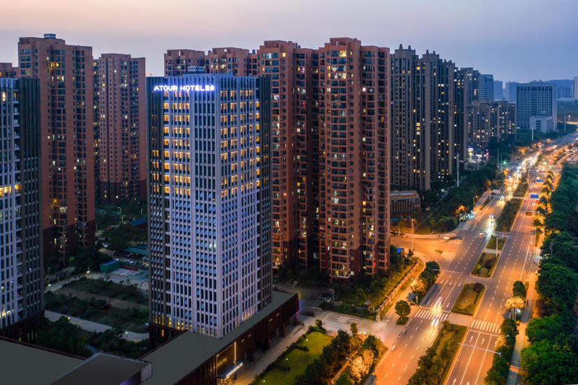 武汉东站光谷高新亚朵酒店